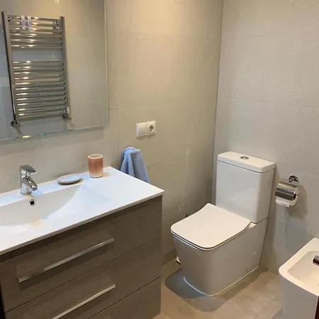 Piso Centro Estacion De Autobuses-tren Con Garaje Apartment *