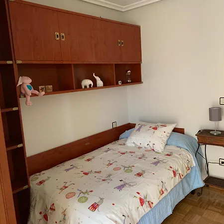 Apartment Piso Centro Estacion De Autobuses-tren Con Garaje