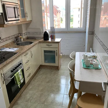 Piso Centro Estacion De Autobuses-tren Con Garaje Apartment *