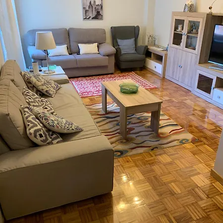 Apartment Piso Centro Estacion De Autobuses-tren Con Garaje