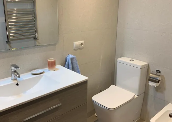 Piso Centro Estacion De Autobuses-tren Con Garaje Apartman *