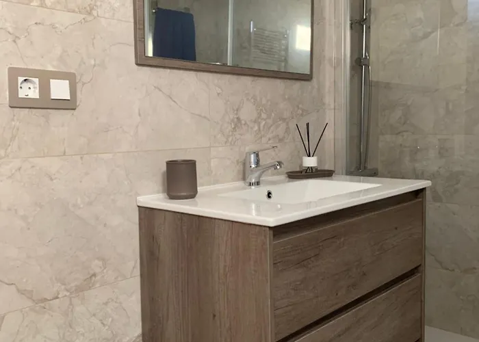 Piso Centro Estacion De Autobuses-tren Con Garaje Apartman Oviedo