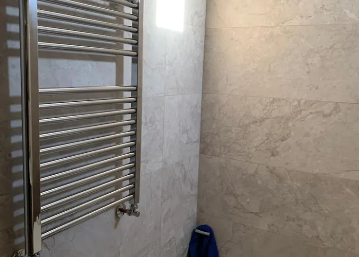 Piso Centro Estacion De Autobuses-tren Con Garaje Apartman Oviedo