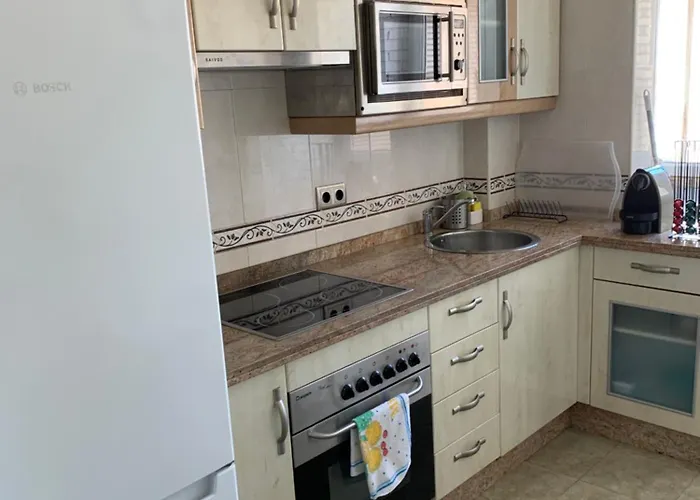 Piso Centro Estacion De Autobuses-tren Con Garaje Apartman