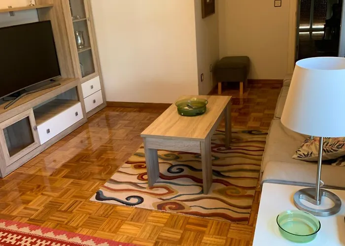 Piso Centro Estacion De Autobuses-tren Con Garaje Apartman